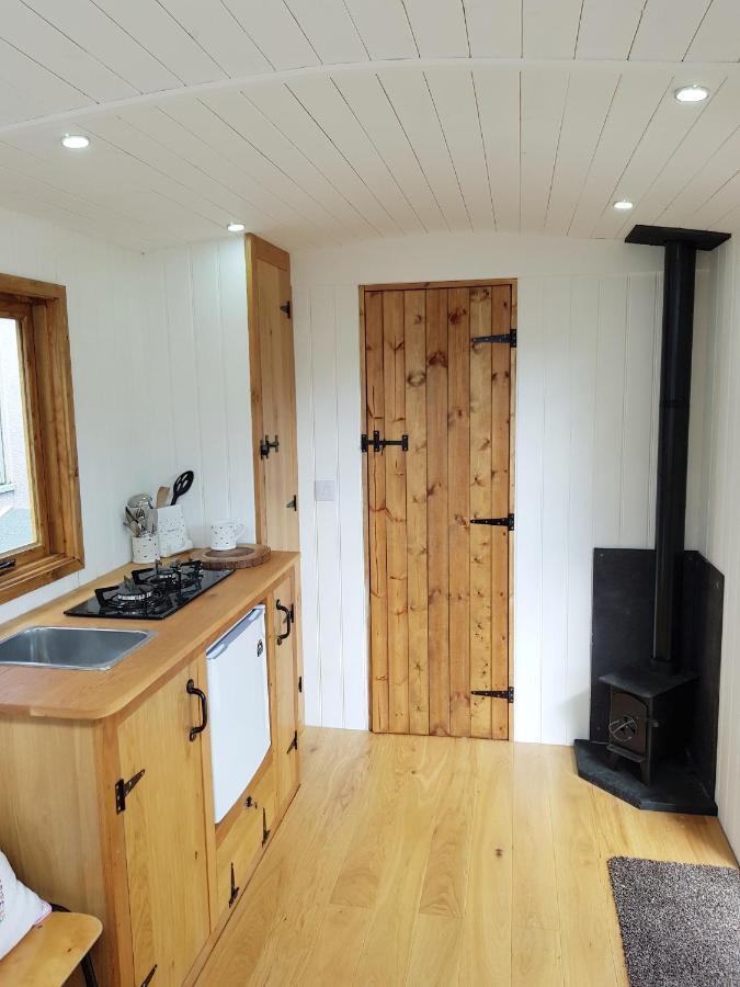 The Llama Hut Kirklevington 外观 照片