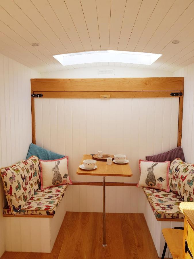 The Llama Hut Kirklevington 外观 照片